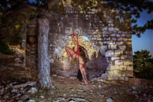 eva blackhell shibari-Old-Curch-ruins-2017shibari bondage fetish rope corde