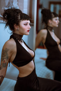 portrait fine art ritratto eva blackhell collar pizzo