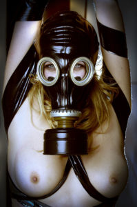 Ritratto portrait fetish latex bdsm mascher gas mask